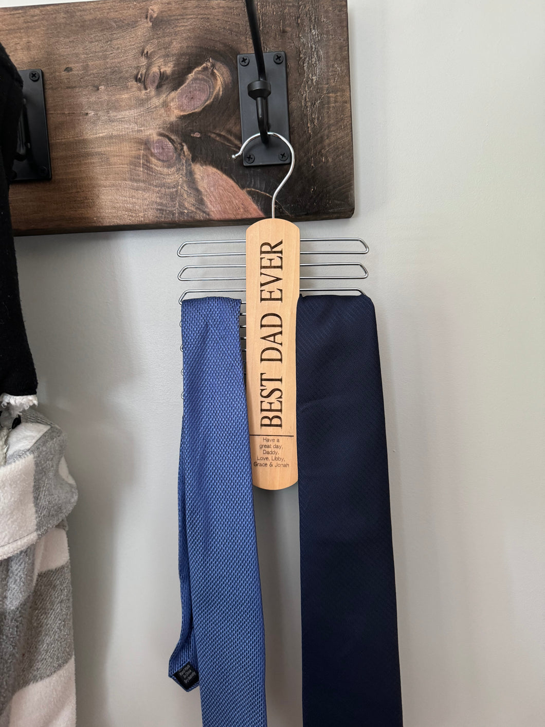 Tie/Belt Holder