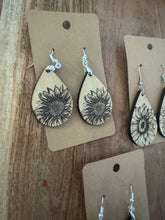 Load image into Gallery viewer, Sunflower Earrings
