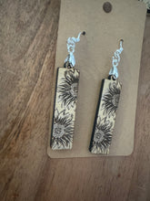 Load image into Gallery viewer, Sunflower Earrings
