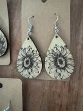 Load image into Gallery viewer, Sunflower Earrings
