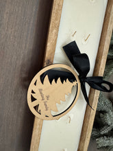 Load image into Gallery viewer, 10 Wick Candle with Family Ornament
