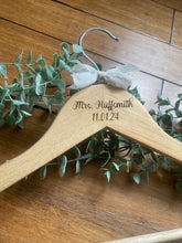 Load image into Gallery viewer, Engraved Hangers
