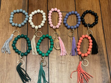 Load image into Gallery viewer, Wooden Beaded Wristleti
