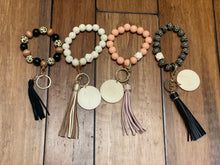 Load image into Gallery viewer, Wooden Beaded Wristleti
