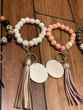 Load image into Gallery viewer, Wooden Beaded Wristleti

