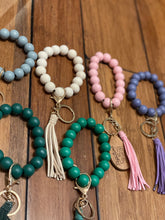 Load image into Gallery viewer, Wooden Beaded Wristleti
